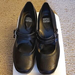 Mootsies Tooties Black heel shoes